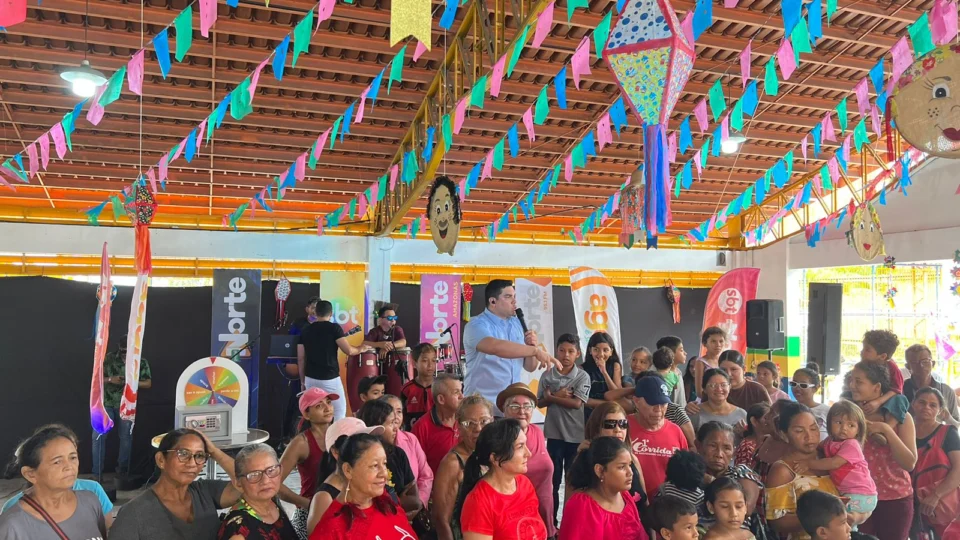 VÍDEO: veja como foi a estreia do programa Agora é Sábado