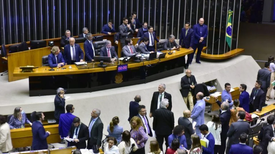 Câmara retira do PL do Carf ‘Refis’ para empresa que confessar dívida