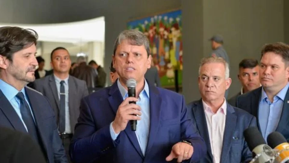 Republicanos ‘não vai integrar a base’ do governo Lula, diz Tarcísio