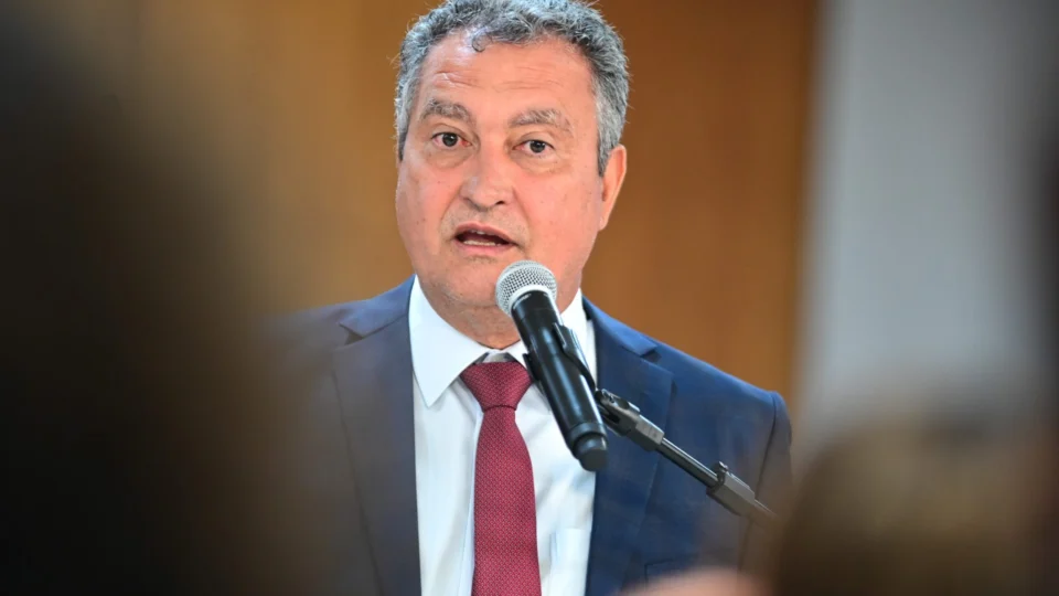 Lula nega ida de Rui Costa para Petrobras para abrir espaço para o Centrão