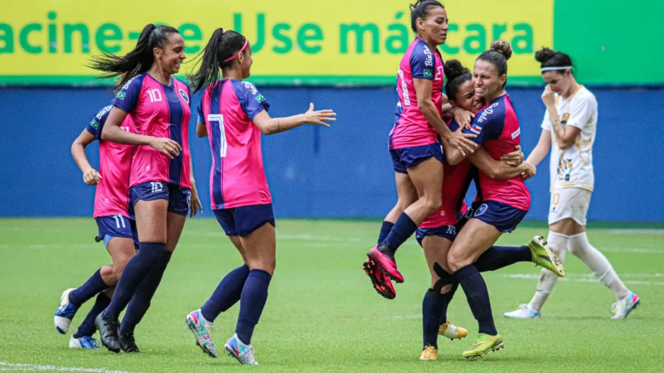Times de futebol feminino recebem incentivo de R$ 7,5 milhões no AM