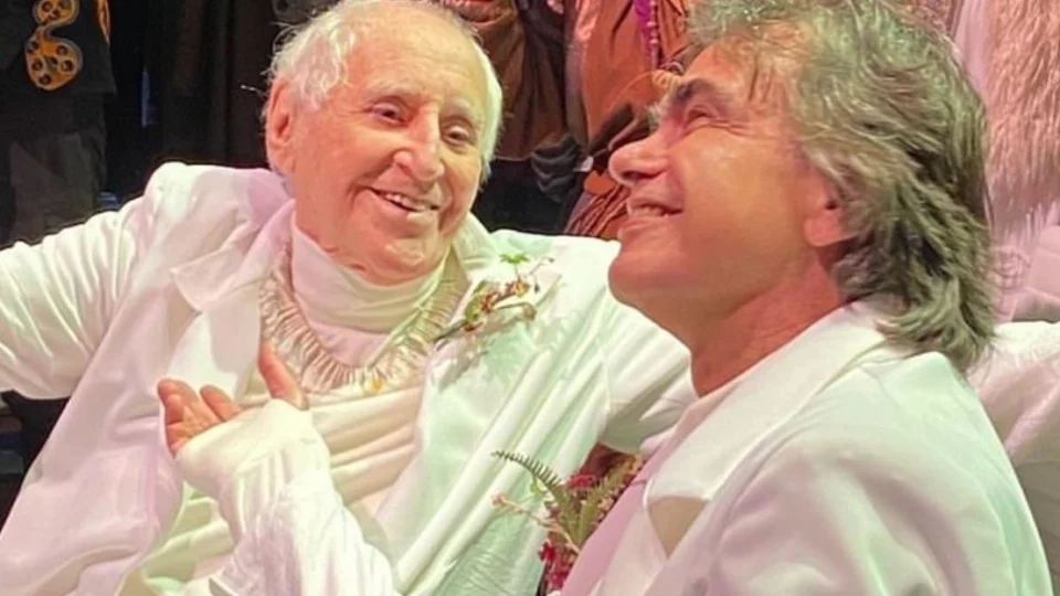 Após incêndio, Marido de Zé Celso e amigo do casal testam positivo para Covid-19