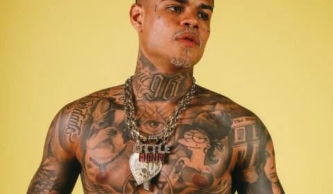 MC Cabelinho é processado por produtora em R$ 48 mil após pular sobre público