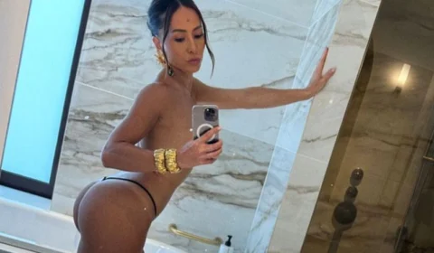 Sabrina Sato posta foto sensual no banheiro de hotel em Roma