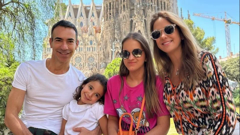 Férias: Ticiane Pinheiro viaja para Europa com as filhas e marido Cesar Tralli