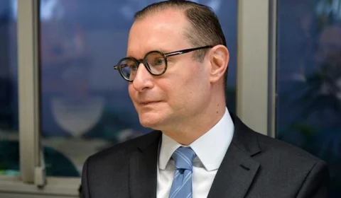 Cristiano Zanin assume como novo ministro do STF nesta quinta-feira, 3