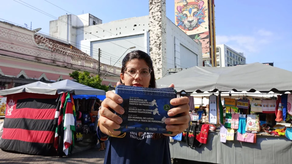 Tráfico de pessoas: ação de sensibilização é realizada no Centro de Manaus