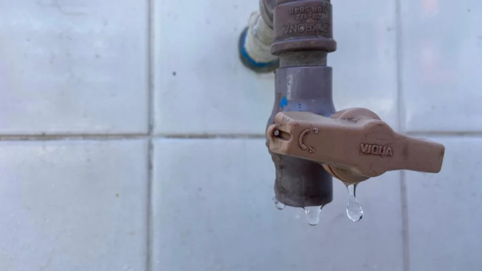 Moradores seguem sem água na Zona Sul de Manaus; problema dura quase 48h