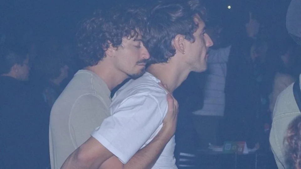 Ator Jesuíta Barbosa expõe namorado por suposta agressão; entenda