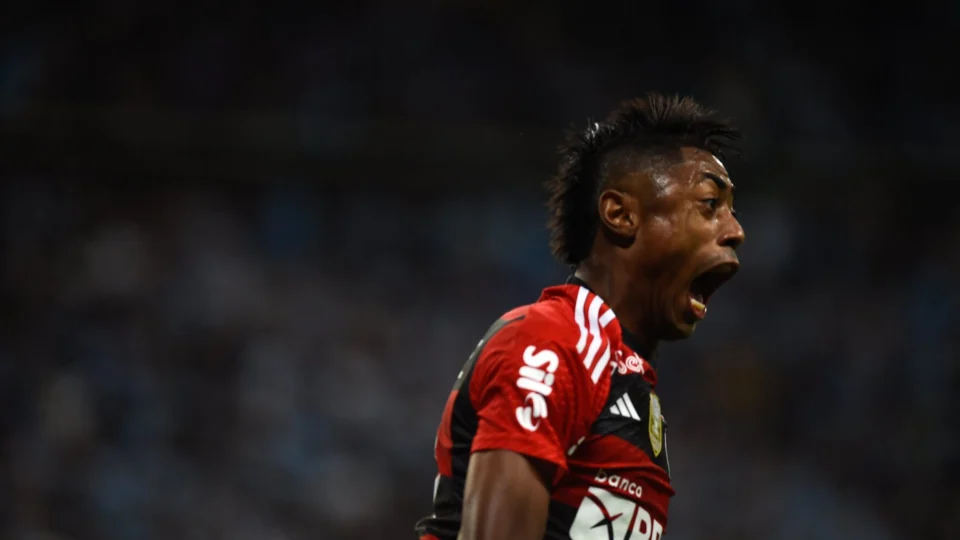 Titular contra o Grêmio, Bruno Henrique chega a 200 jogos pelo Flamengo