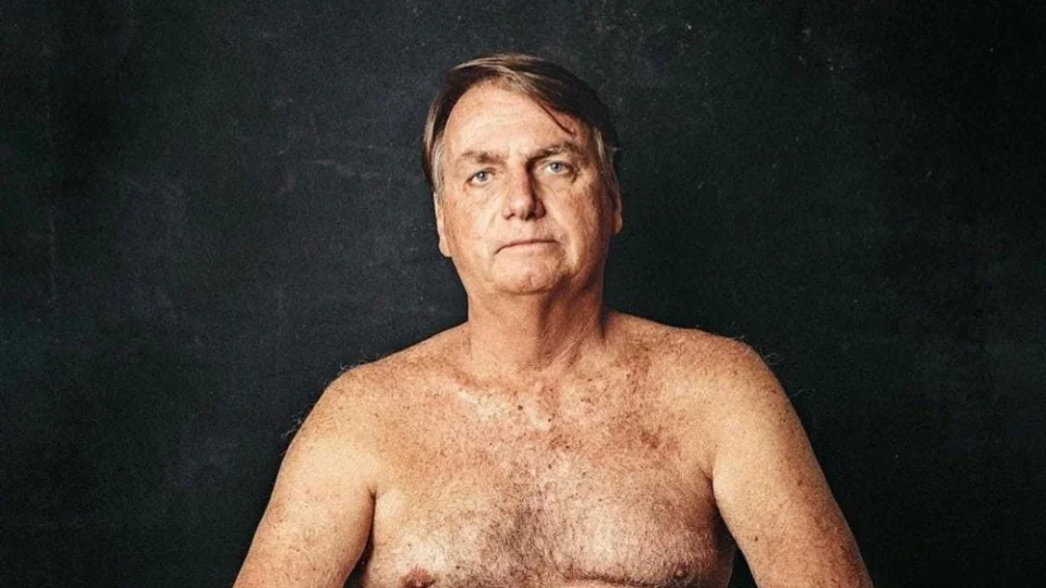 Fotografia de Bolsonaro com cicatriz de facada circula após inelegibilidade