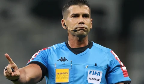 CBF afasta árbitro após verificar erro no jogo entre Santos e Goiás