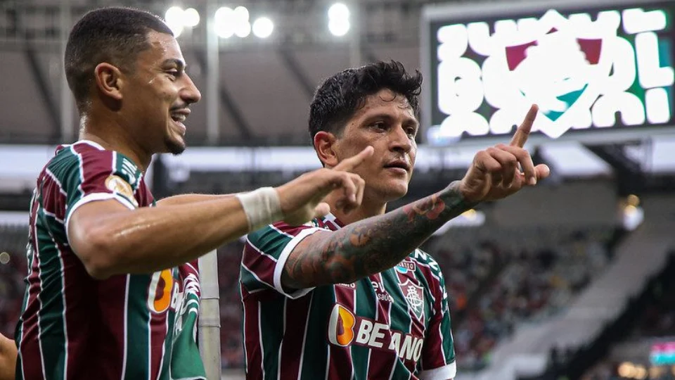 Flu faz 2 a 0 no Inter e vence a primeira após Diniz assumir a Seleção