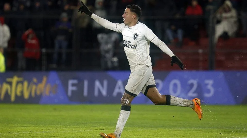 Na ‘repescagem’ da Sul-Americana, Botafogo supera o Patronato por 2 a 0, com time misto