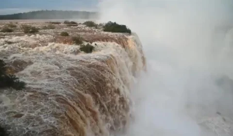 Cataratas do Iguaçu excedem nível e registram 9 milhões de litros por segundo