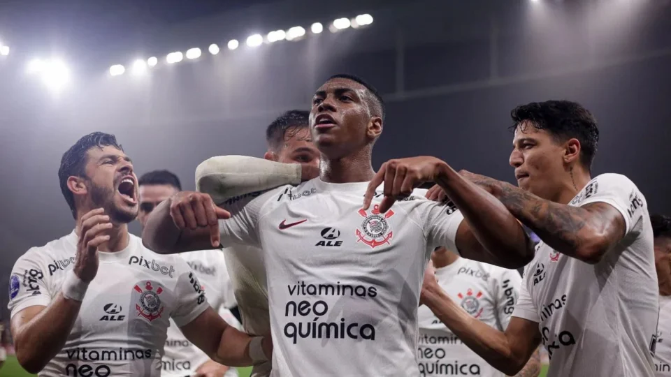 Sul-Americana: Corinthians vence Universitario por 1 a 0 e sai em vantagem