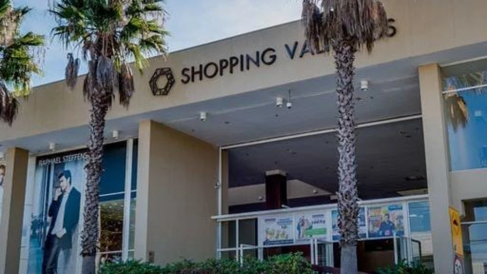 Elevador esmaga trabalhador durante manutenção em shopping de Valinhos, SP