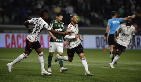 Brasileirão: Em briga direta no G4, Flamengo arranca empate do Palmeiras