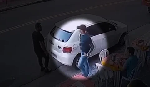 VÍDEO: homem é agredido por não ter celular para entregar a suspeito em Manaus