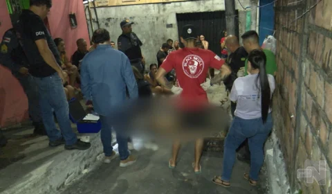 VÍDEO: homem é morto com 12 tiros na frente de casa na Zona Sul de Manaus