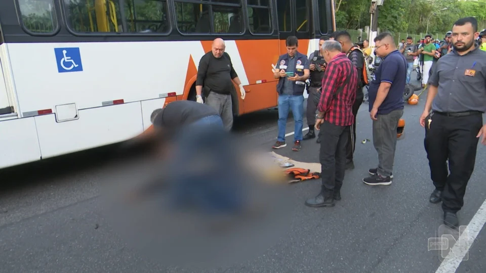 VÍDEO: homem morre ao ter cabeça esmagada por ônibus na Zona Sul de Manaus