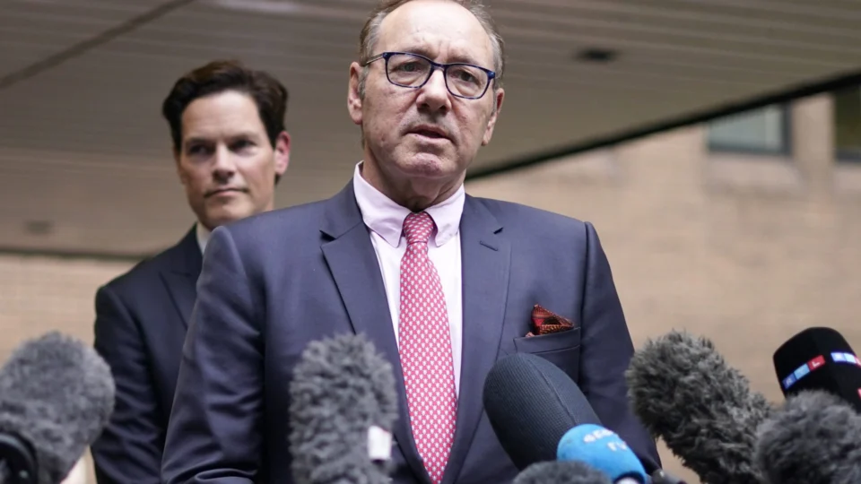 Inocente: Kevin Spacey é absolvido em tribunal por agressões sexuais