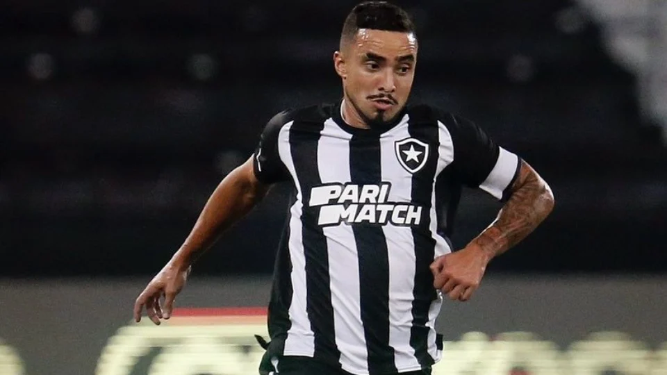 Rafael, do Botafogo, é submetido a cirurgia e ficará seis meses fora dos gramados