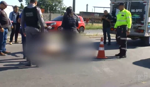 VÍDEO: motociclista morre em acidente ao se desequilibrar em avenida em Manaus