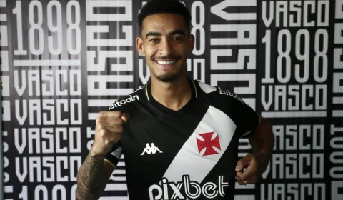 Na reta final da janela de transferências, Vasco fecha quatro contratações