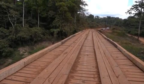 Acre assina ordem de serviço para pavimentação de ramais e construção da ponte