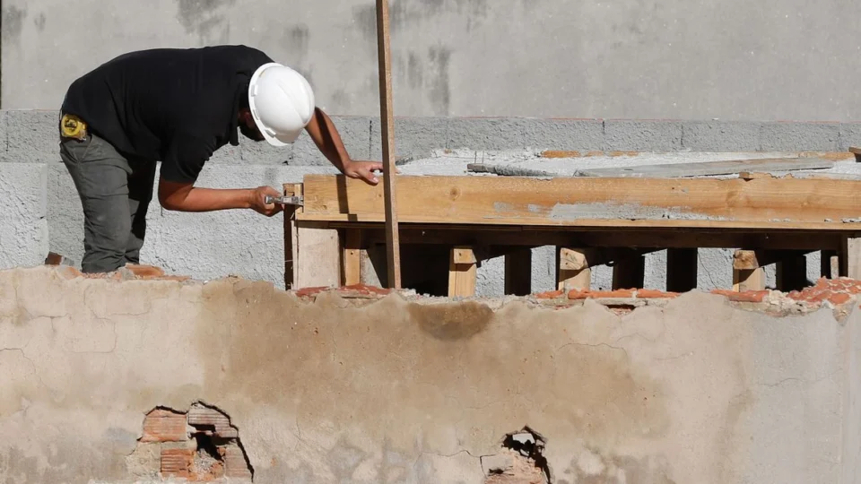 Comissão vai analisar pacto que retoma obras inacabadas em escolas do país