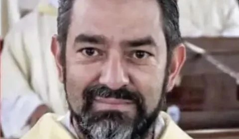 Apaixonada por padre, mulher invade igreja com arma airsoft e assusta fiéis no PR