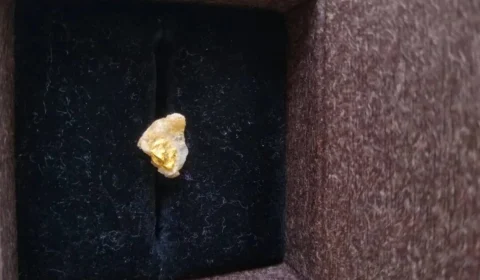 Pepita de ouro é encontrada por adolescente em mina desativada de MG