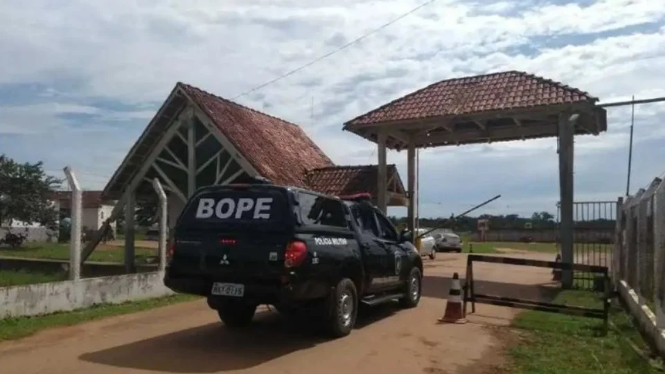 Detentos em rebelião exigem presença de promotor para negociação no Acre