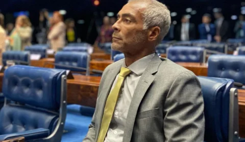 ‘Tratamento tem dado resultado’, diz Romário após ser internado às pressas