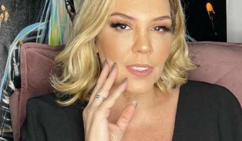 Simony anuncia remissão do câncer no intestino que enfrentava há quase 1 ano