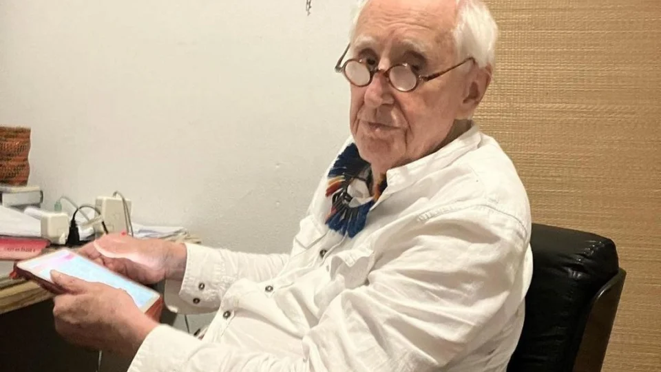 Diretor de teatro, Zé Celso é internado após incêndio em apartamento, em SP