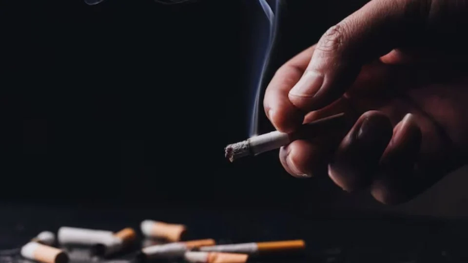 Especialista faz alerta sobre graves doenças relacionadas ao uso do cigarro