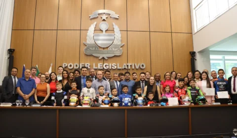 Pilotos de Kart da capital recebem voto de congratulações na Câmara de Palmas