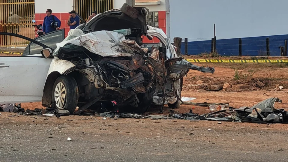 Acidente envolvendo carreta na BR-364 deixa 5 mortos em Rio Branco