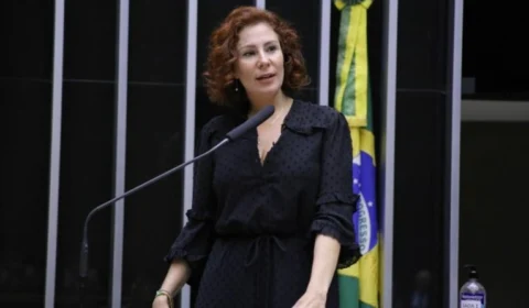 Adiado depoimento de Carla Zambelli à PF sobre contratação de hacker