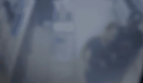 Vídeo: casal suspeito de roubar R$ 25 mil de loja é preso em Manaus