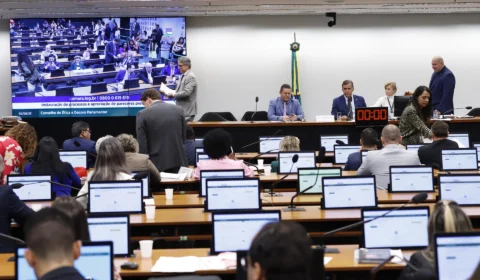 Conselho de Ética abre processos contra sete deputados