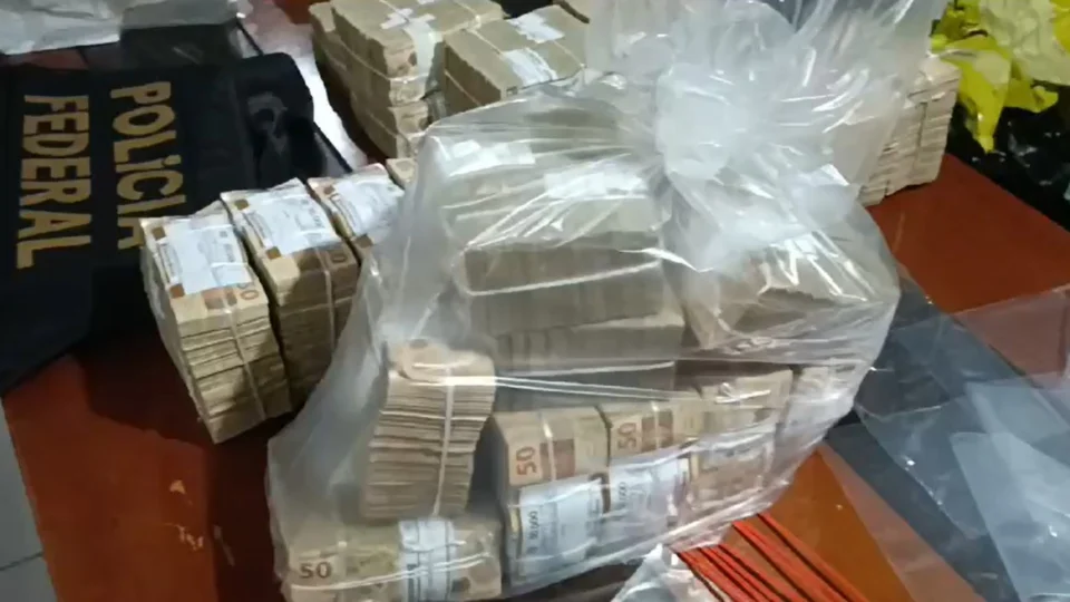 PF apreende R$ 3,2 milhões que seriam usados por empresa para pagar propina à Uerr