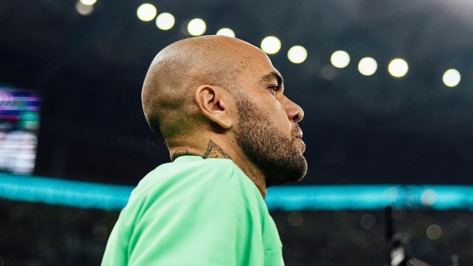 Pena de Daniel Alves pode ser reduzida após pagamento de indenização