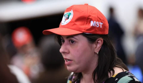 CPI do MST: deputada Sâmia Bomfim chama Salles de ‘réulator’