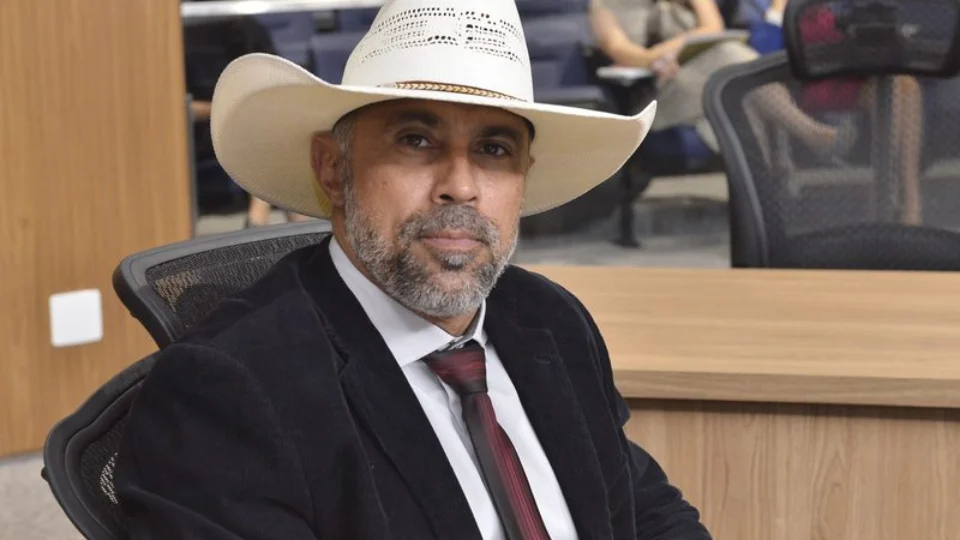 Deputado é alvo de operação da PF por suspeita de envolvimento nos atos golpistas