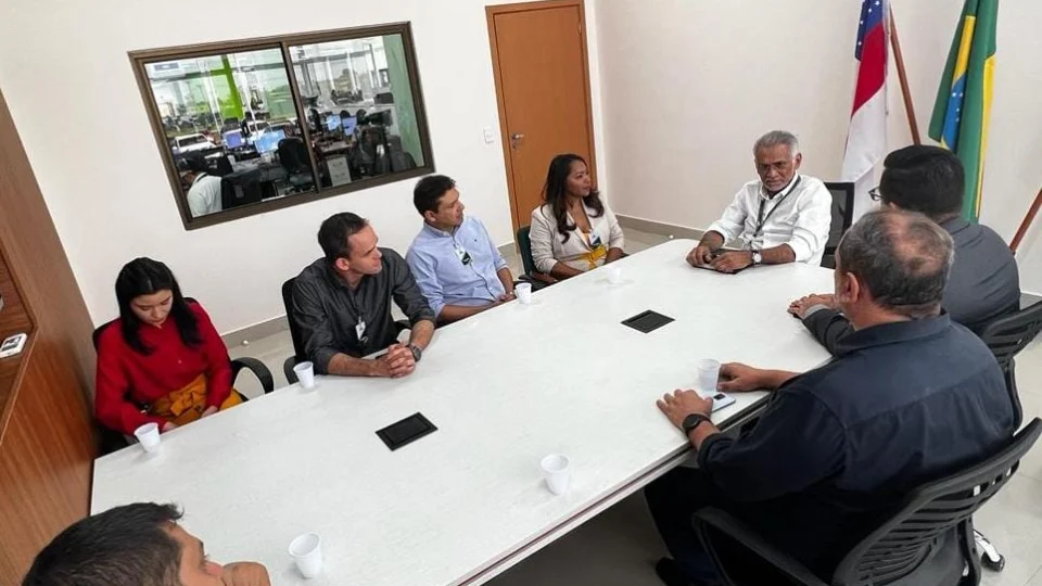 AMESolas e Amazonas Energia alinham melhorias no atendimento no AM