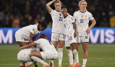 Copa do Mundo Feminina: EUA é eliminado com gol de pênalti decidido no VAR