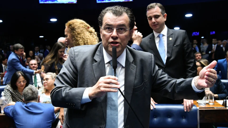 Formar base aliada ficou mais complexo no Congresso, diz Eduardo Braga